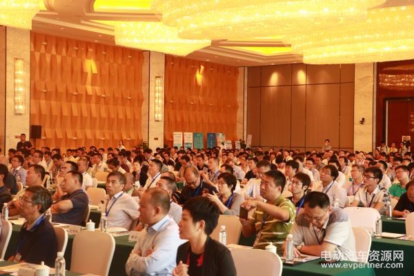 動力電池技術(shù)高峰論壇二十余位專家告訴你：動力電池技術(shù)出路在哪里