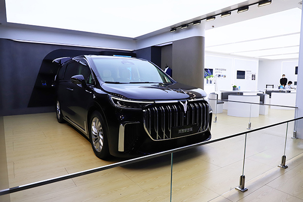 豪華加四座的MPV你見(jiàn)過(guò)嗎？廣州車(chē)展實(shí)拍嵐圖夢(mèng)想家