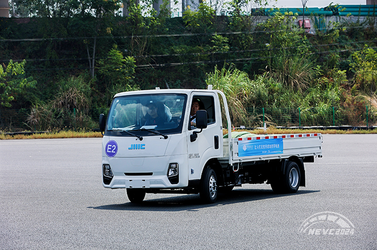 小卡組全能金獎(jiǎng),神秘又出色的賺錢(qián)神車(chē)，江鈴E順達(dá)  