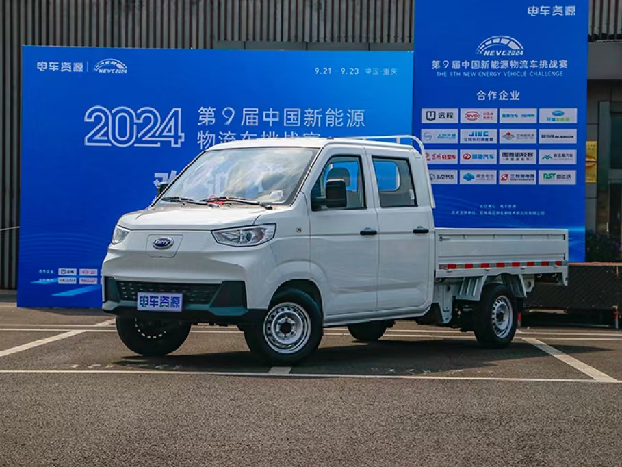 裝貨拉人兩相宜 雙排五座開(kāi)瑞小象X5搶鮮看